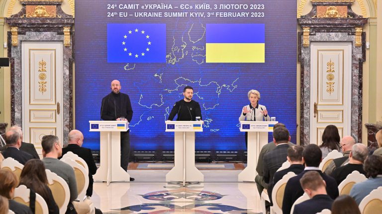 TOPSHOT-UKRAINE-EU-POLITICS-DIPLOMACY-RUSSIA-CONFLICT-WAR